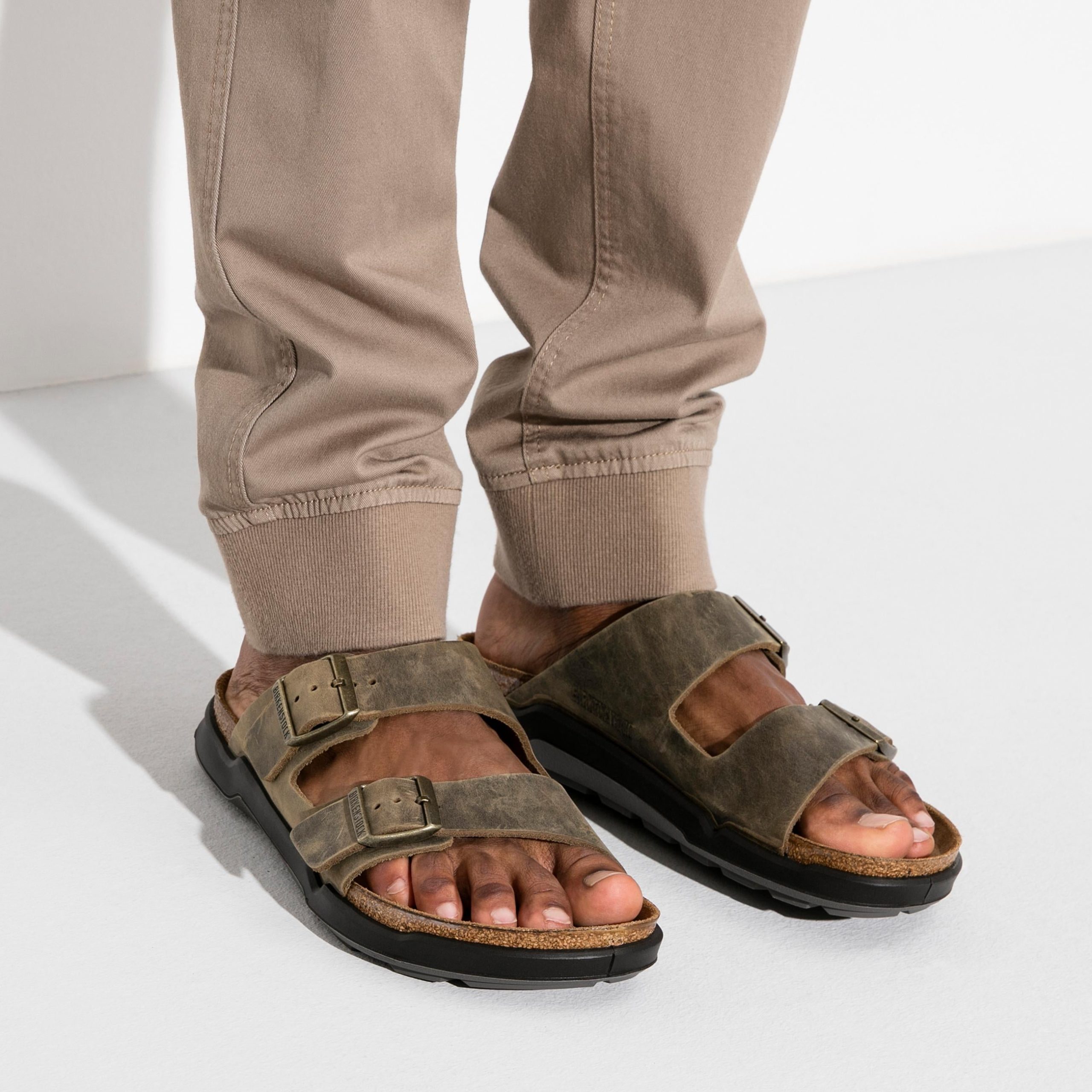 Arizona Cross Town Arctic Faded Khaki Waxy Leather - Image 6