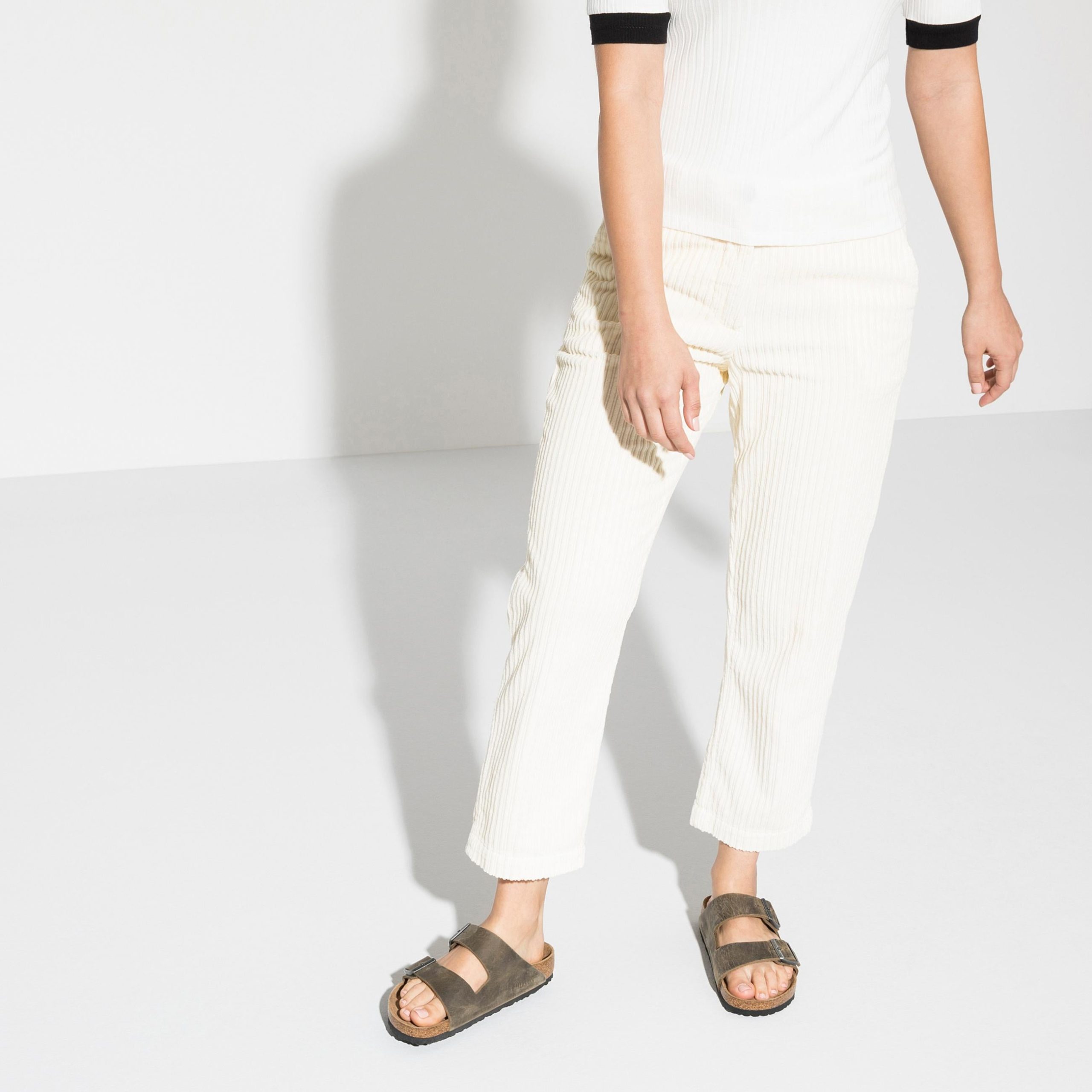 Arizona SFB Faded Khaki Oiled Leather - Image 5