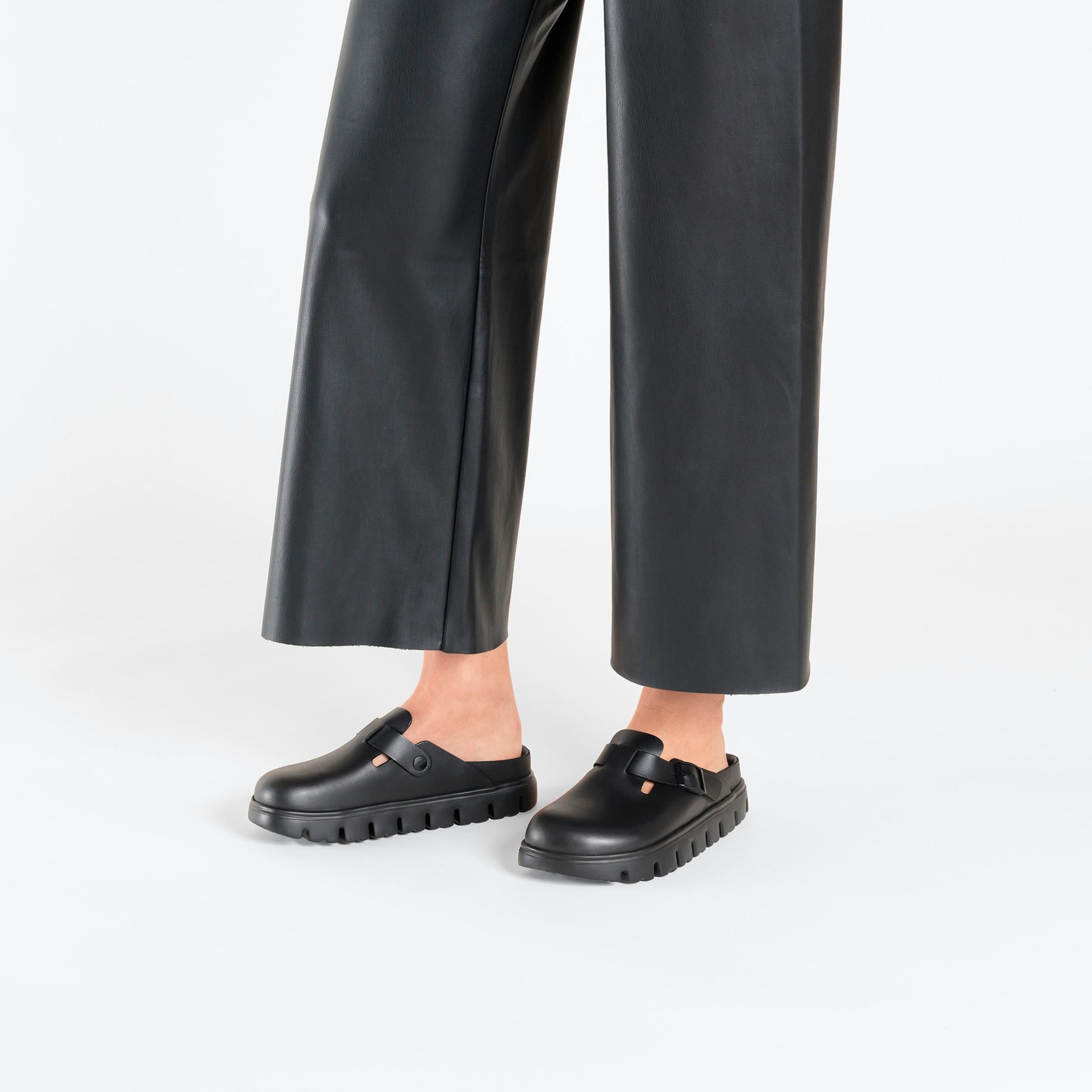 Boston Chunky Exquisite Black Smooth Leather - Image 4