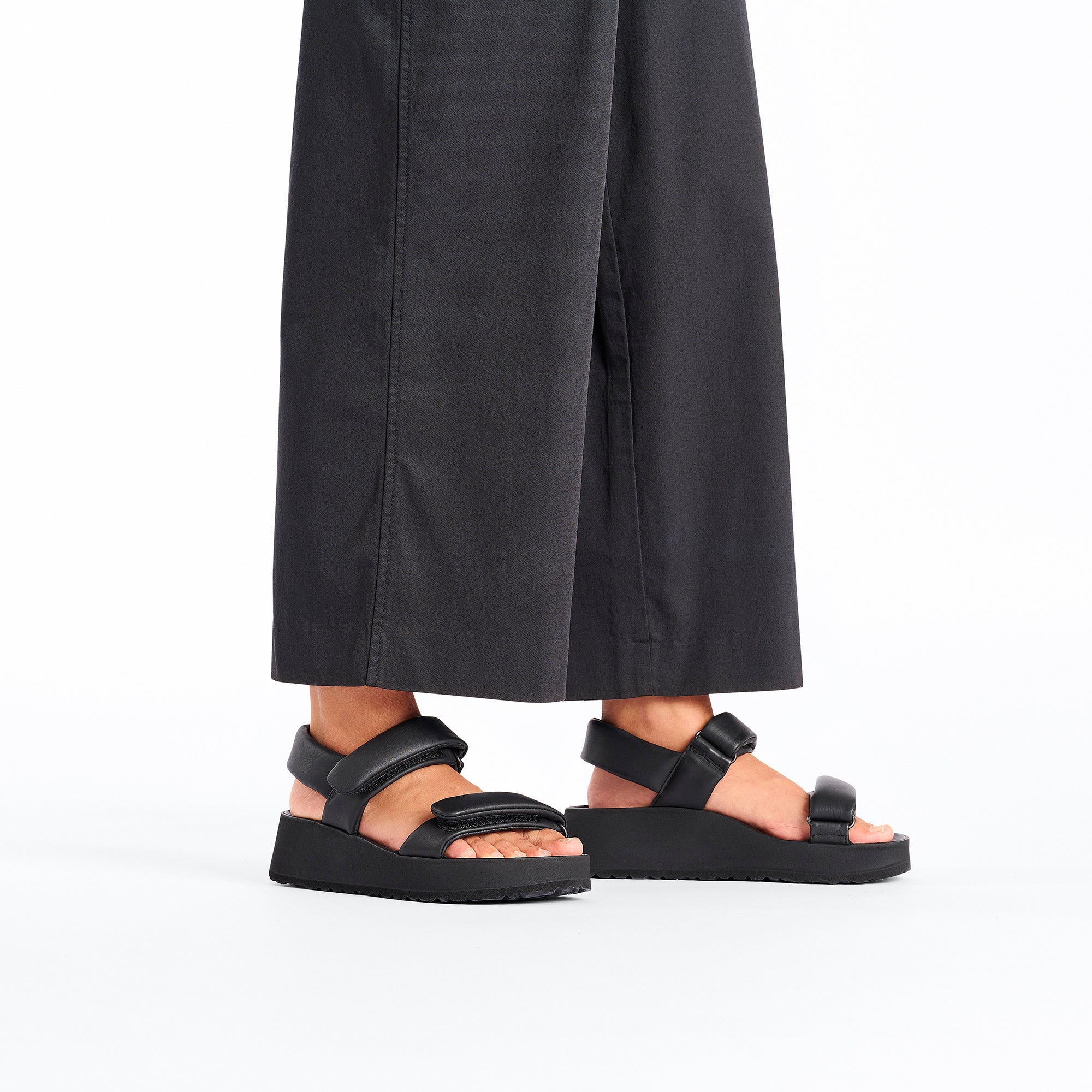 Theda Exquisite Platform Wedge Black Smooth Leather - Image 5